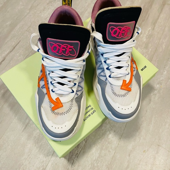 Off-white sneakers - Picture 13 of 16